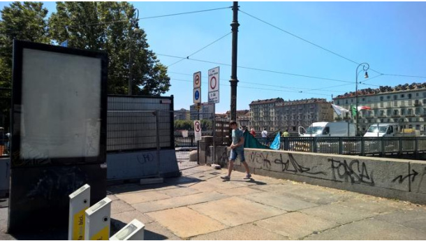 Immagine: Torino, ponte della Gran Madre chiuso fino al 30 agosto per auto e pedoni