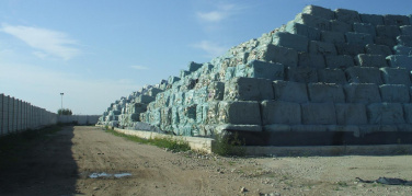 La promessa di Renzi “Ecoballe via in 3 anni andrò con De Luca nella Terra dei fuochi”