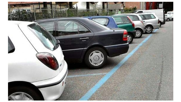 Immagine: Torino,  tornano traffico, Ztl e  strisce blu