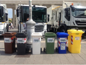 Foggia, primi passi verso una raccolta differenziata con bidoni e chiavette