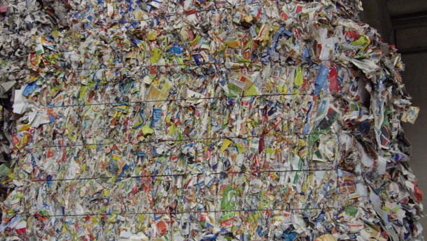 Immagine: Eco-Pulplast, l'innovativo progetto che ricicla lo scarto industriale delle cartiere per reintrodurlo nella produzione