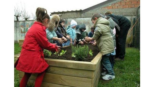 Immagine: Francia, 1000 orti alle scuole impegnate contro lo spreco alimentare