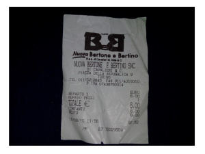 Sacchetti di plastica illegali, ecco un negozio a Torino che (addirittura) li vende