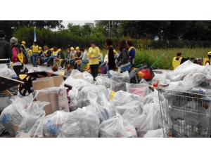 Legambiente: tra carta, plastica e rifiuti più di 600 mila volontari hanno aderito all'edizione 2015 di “Puliamo il mondo”