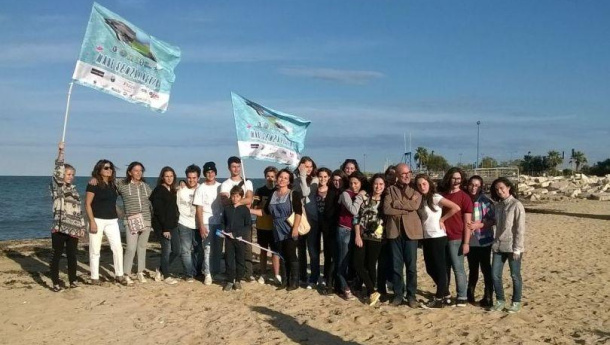 Immagine: Mare senza plastica. 185 chili di rifiuti indifferenziati recuperati dai volontari