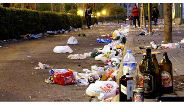Immagine: Raccolta differenziata da ubriachi. Il parere di Ecofesta Puglia