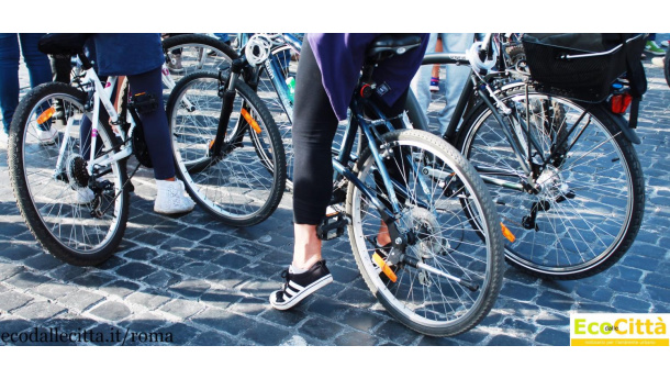 Immagine: Parcheggio bici alla stazione termini? A Roma parte la petizione