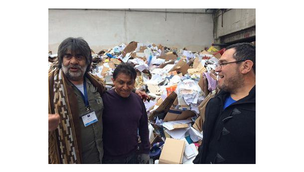 Immagine: Cartoneros e Pepenadores consegnano a Ban Ki-Moon la “Carta dei diritti dei raccoglitori informali di rifiuti”