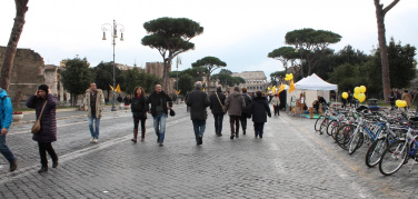 Via dei Fori Imperiali, pedonalizzazione h24 per un anno anno nei weekend