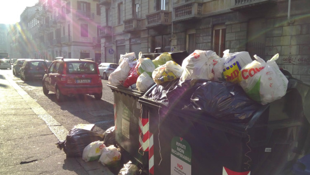 Immagine: Torino, cominciato Vanchiglia Ricicla 2015 il progetto delle Sentinelle dei Rifiuti. Prime osservazioni