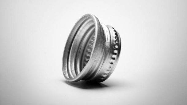 Immagine: Come avviene il riciclo dei tappi in alluminio? | Video