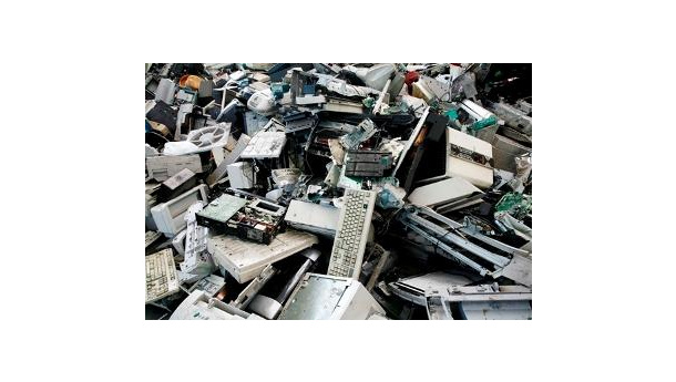 Immagine: SERR 2015 - A Roma Legambiente dona nuova vita ai vecchi computer