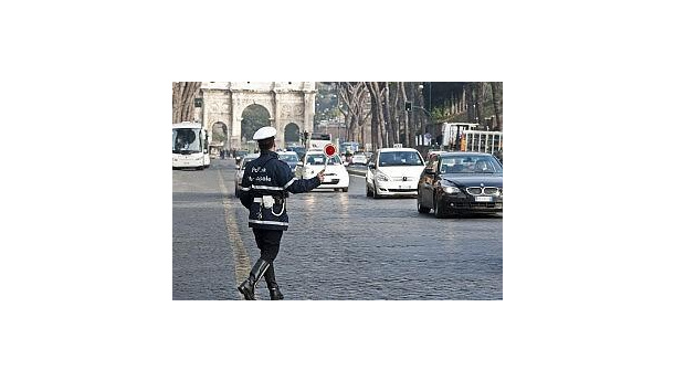 Immagine: Smog a Roma, fino a venerdì stop ai veicoli più inquinanti