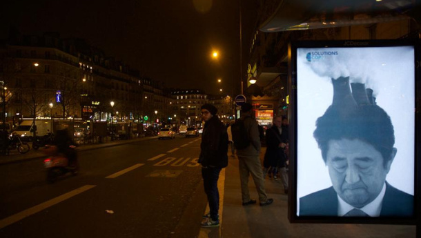 Immagine: Brandalism, a Parigi 600 opere d'arte per criticare gli sponsor della COP21