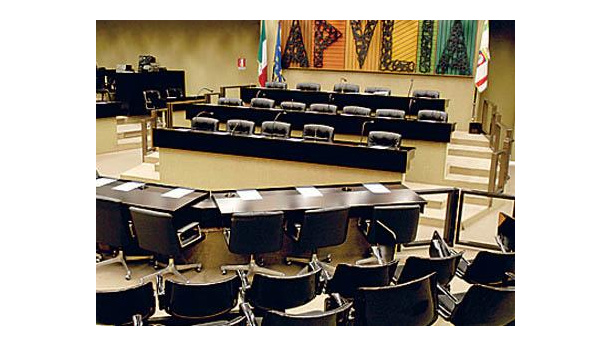 Immagine: Puglia, polemica sulla applicazione della ecotassa. Botta e risposta tra assessore Santorsola e consigliere Blasi