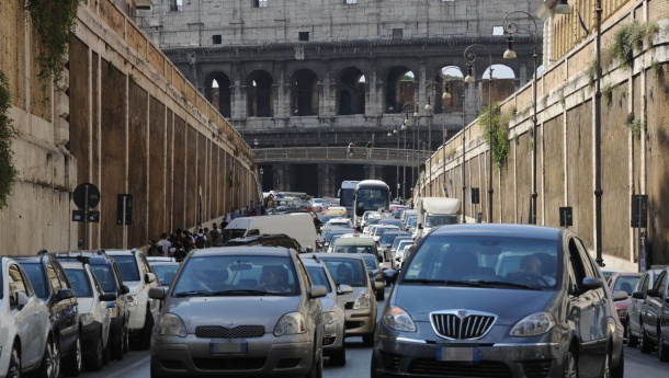 Immagine: Roma, PM10: tornano le targhe alterne lunedì e martedì