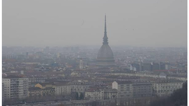 Immagine: Torino, migliora la qualità dell'aria ma l'Arpa prevede nuovi sforamenti