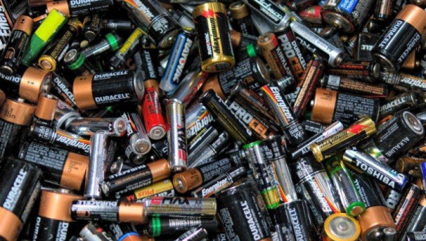 Immagine: Pile e accumulatori, alla Camera approda proposta per una nuova gestione dei questi rifiuti