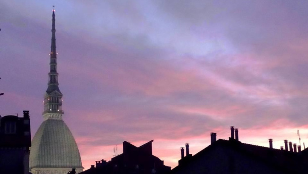 Immagine: Torino, l'emergenza smog resta. Superata la soglia dei 100 μg/m3