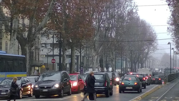 Immagine: Torino è smog, 14 giorni consecutivi di superamento dei 50 μg/m3 ( seconda metà gennaio 2016)