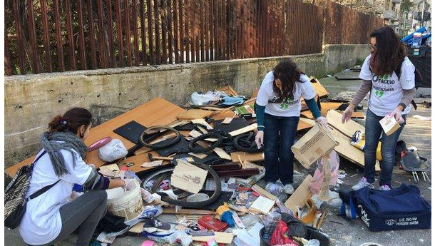 Immagine: Palermo, la prima uscita delle Sentinelle dei rifiuti | Video