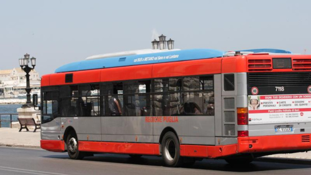 Immagine: Bari, linea dura contro chi viaggia gratis sull'autobus: dall'inizio dell'anno sono 1572 le sanzioni elevate