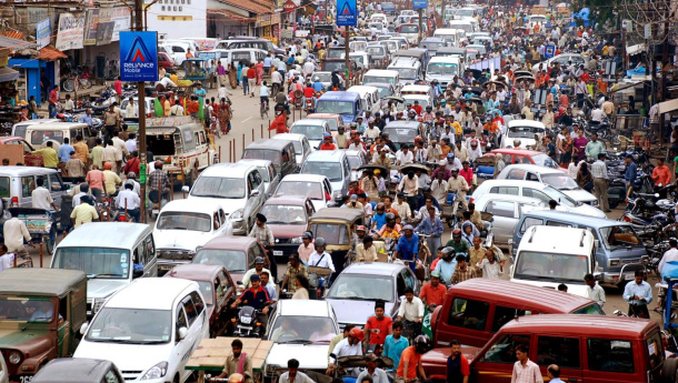 Immagine: L'ingiustizia ambientale dell'India. The Guardian torna sulla nuova tassa auto e su chi subisce i danni dello smog