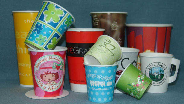Immagine: In Gran Bretagna, le tazze da caffè usa-e-getta potrebbero essere tassate come i sacchetti di plastica