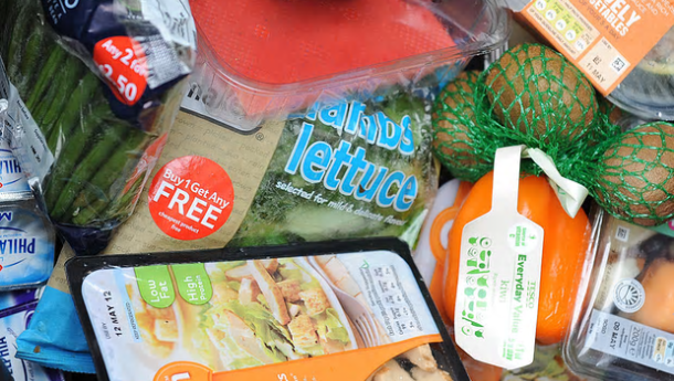 Immagine: I supermercati inglesi promettono di tagliare lo spreco di cibo del 20 per cento entro il 2025