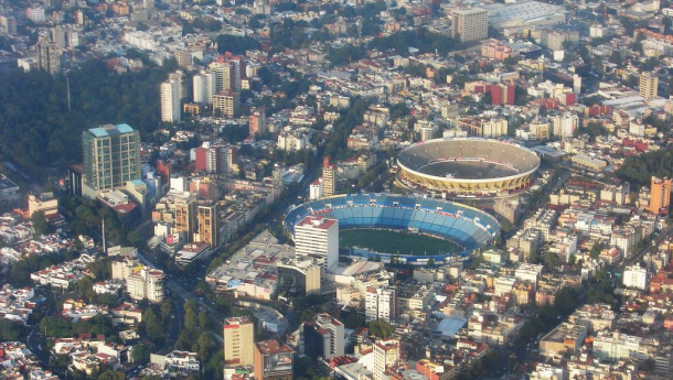 Immagine: Città del Messico, emergenza smog: auto ferme un giorno a settimana e un sabato al mese