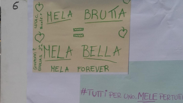 Immagine: Gli alunni dell'Istituto Maria Ausiliatrice contro lo spreco dei frutti della terra.