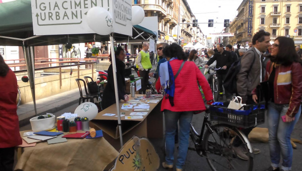 Immagine: Festa del riciclo e della sostenibilità ambientale a Milano: corso Buenos Aires è tornata pedonale