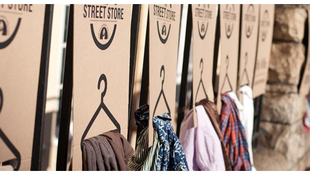 Immagine: Napoli, con lo Street store il riuso diventa solidale