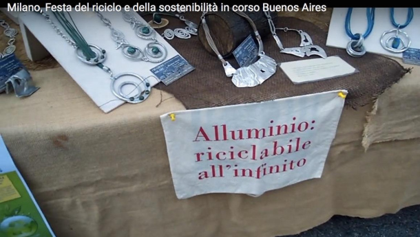 Immagine: Plastica, alluminio, tetrapak, carta e capsule caffè: i creativi del riciclo alla festa in corso Buenos Aires / VIDEO