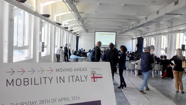 Immagine: Car sharing, intervista a Gianni Martino, car2go: chiediamo segnaletica stradale più omogenea nelle città