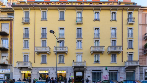Immagine: In via Padova contro lo spreco di indumenti: la scommessa di Share (Second Hand Reuse) a Milano