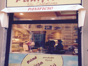 Contro lo spreco di cibo in Paolo Sarpi a Milano: la macelleria cinese 鑫旺鲜肉店 cerca canili e associazioni