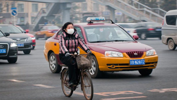 Immagine: Gli effetti salutari dell’andare in bicicletta e del camminare superano i danni causati dall’inquinamento