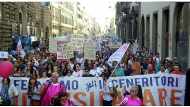 Immagine: Firenze, in migliaia al corteo contro l'inceneritore