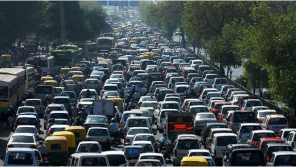 Immagine: Roma, Codacons: da gennaio ad aprile ogni romano ha trascorso 31,5 ore in auto bloccato nel traffico