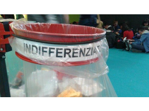 Rifiuti: molto indifferenziato e troppi errori al Salone del Libro 2016 di Torino