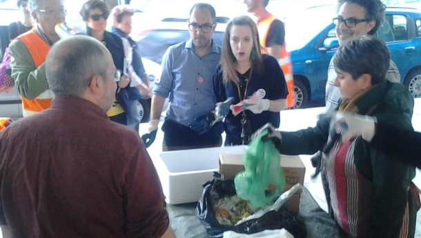 Immagine: Trashmob elettorale in piazza Madama Cristina: ecco com'è andata