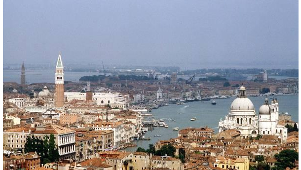 Immagine: Unesco, Venezia sarà sommersa (completamente) dalle acque