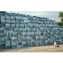 Immagine: Terra dei Fuochi, via la prima ecoballa. Per De Luca è un evento storico ma i dubbi sono tanti