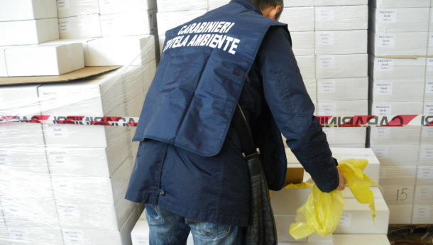 Immagine: Bioshopper. Operazione del NOE di Torino: sequestrate 80 tonnellate di sacchetti di plastica illegali
