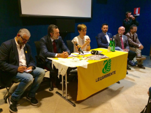 Shopper compostabili, al via la campagna di denuncia contro camorra e sacchetti illegali