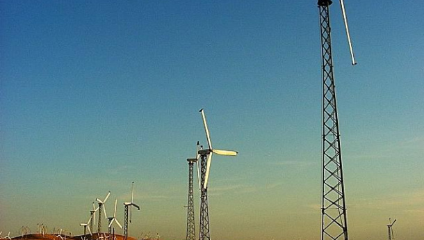 Immagine: Entro il 2040 le rinnovabili sorpasseranno carbone e gas ma emissioni comunque in aumento