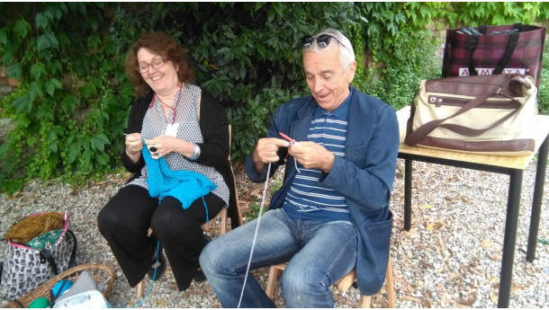 Immagine: Gruppo Magliando. Il riciclo di maglioni e lana usati si ritrova a Cascina Cuccagna