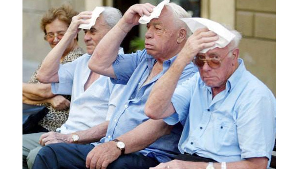 Immagine: Caldo in città, Milano allerta servizi sociali e attiva numero verde