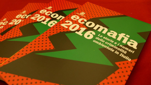 Immagine: Legambiente presenta Ecomafia 2016: accertati 27.745 reati ambientali e 188 arresti. 24.623 le persone denunciate e 7.055 i sequestri
